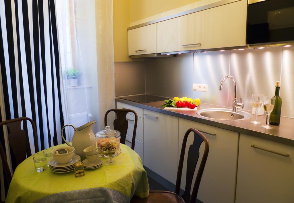 Golden Stars Budapest Apartments Budapeste Exterior foto